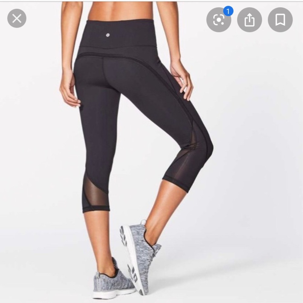 Lululemon crop leash leggings with side pockets